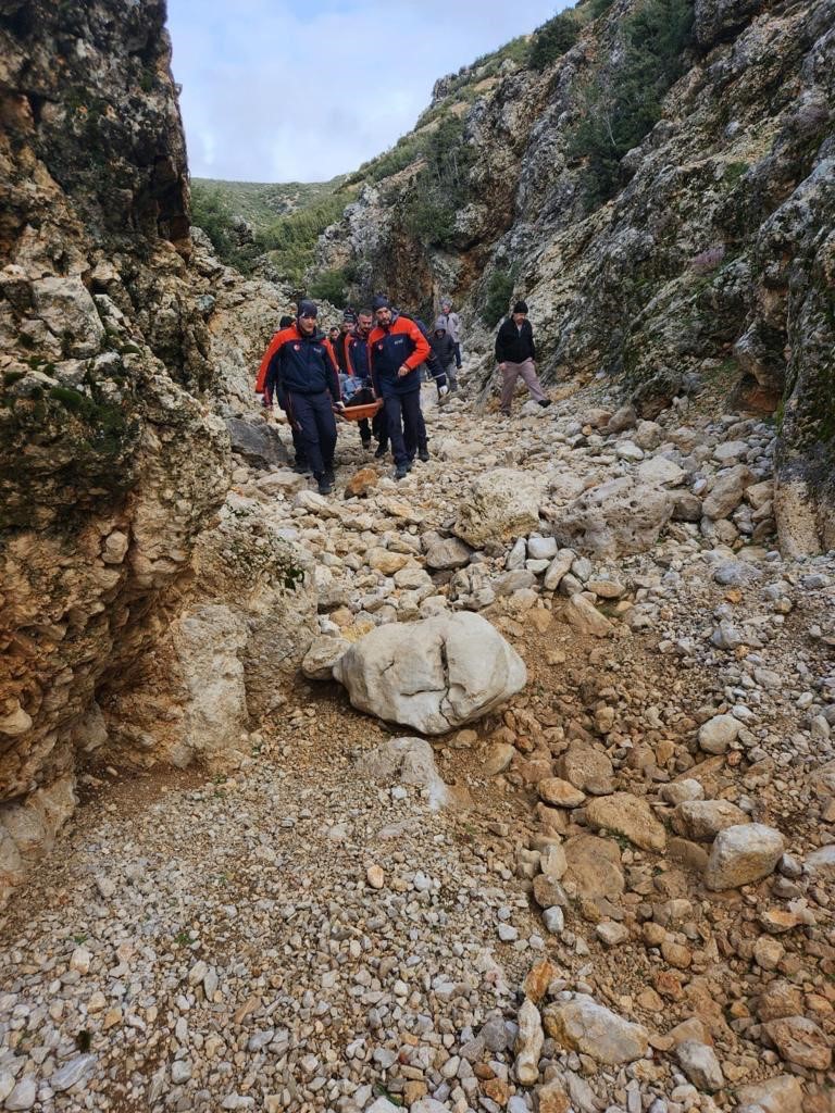 Isparta’da kayıp olarak aranan yaşlı adam dere yatağında ölü bulundu