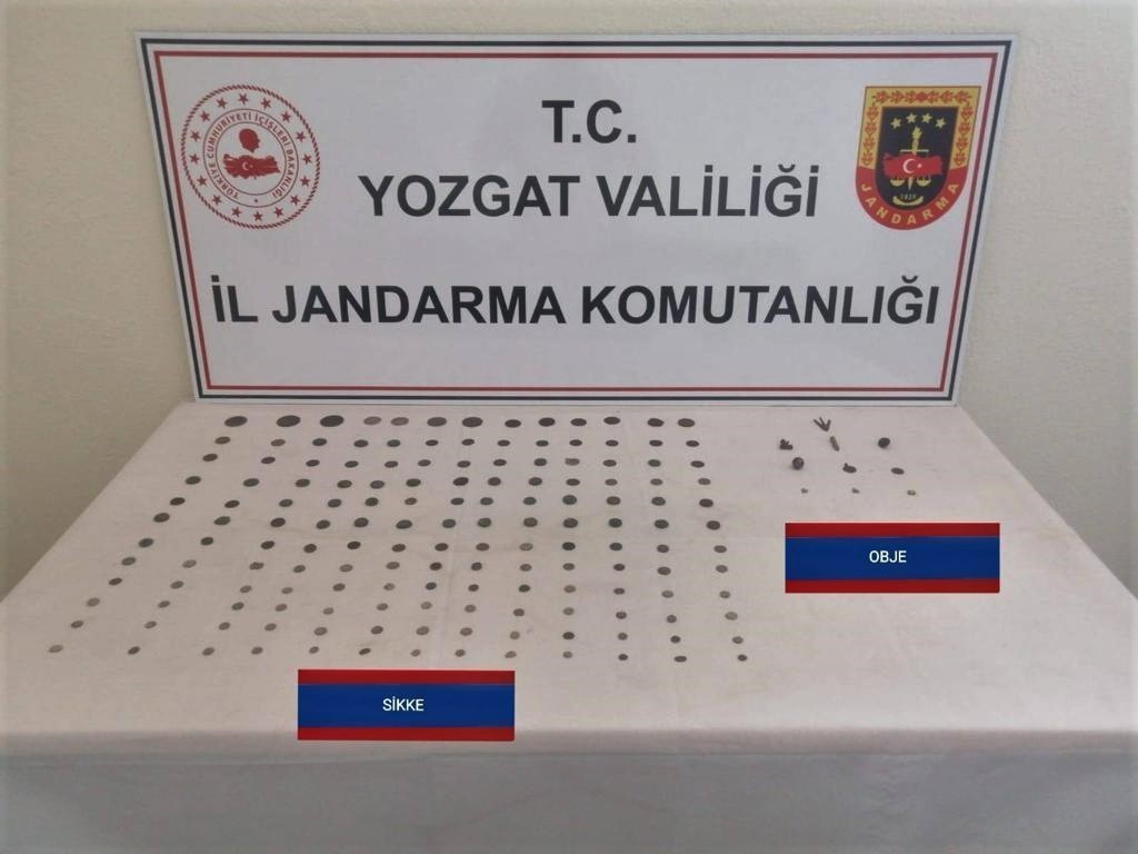 Yozgat’ta Roma dönemine ait 156 sikke ve 10 obje ele geçirildi