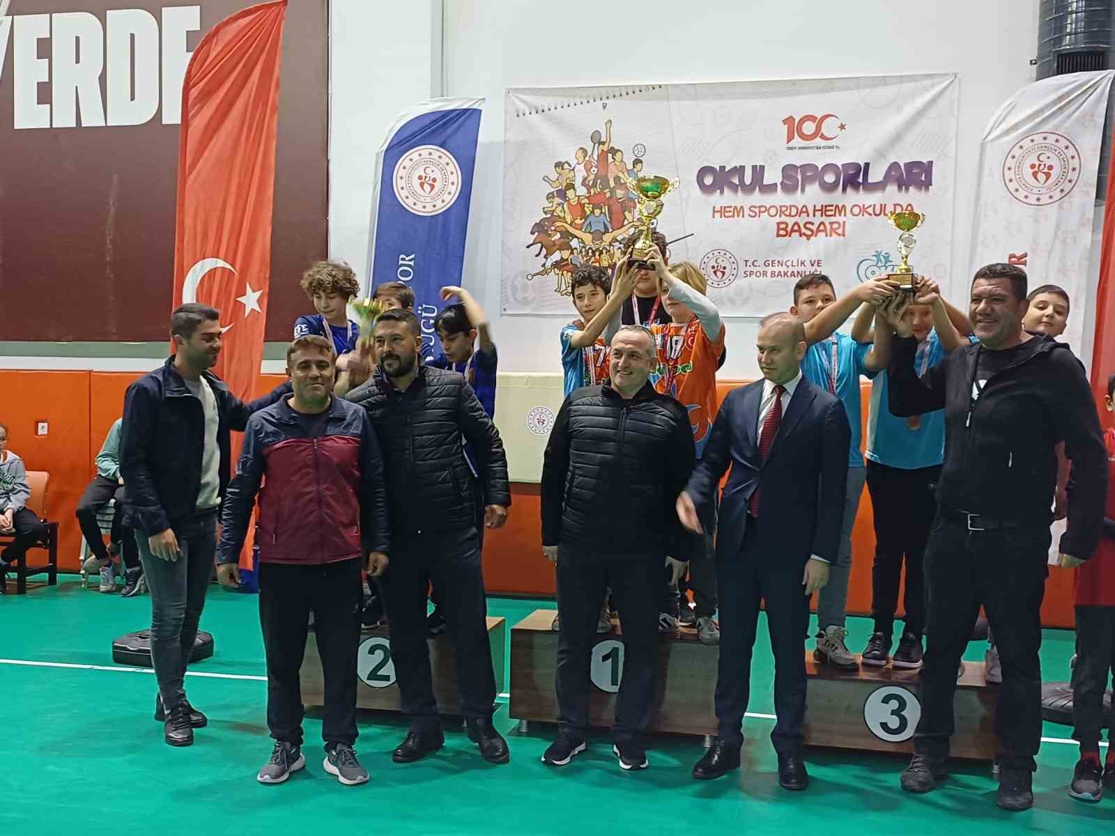 Köyceğiz’de Floor Curling’e Toparlar Ortaokulu damga vurdu