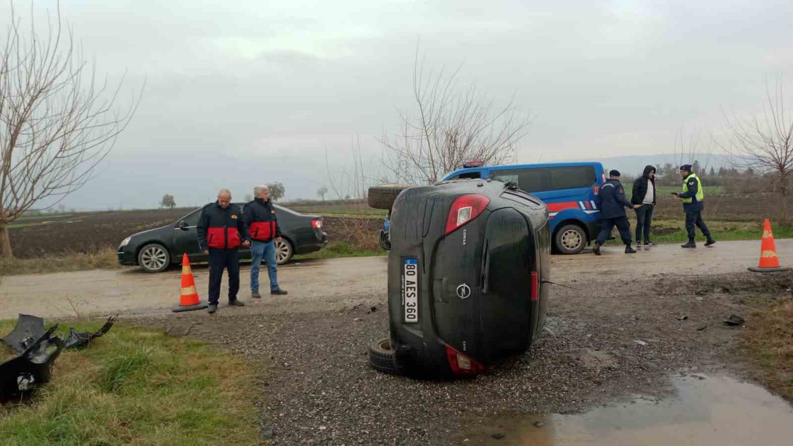 Osmaniye’de otomobil yan yattı: 1 kişi yaralandı
