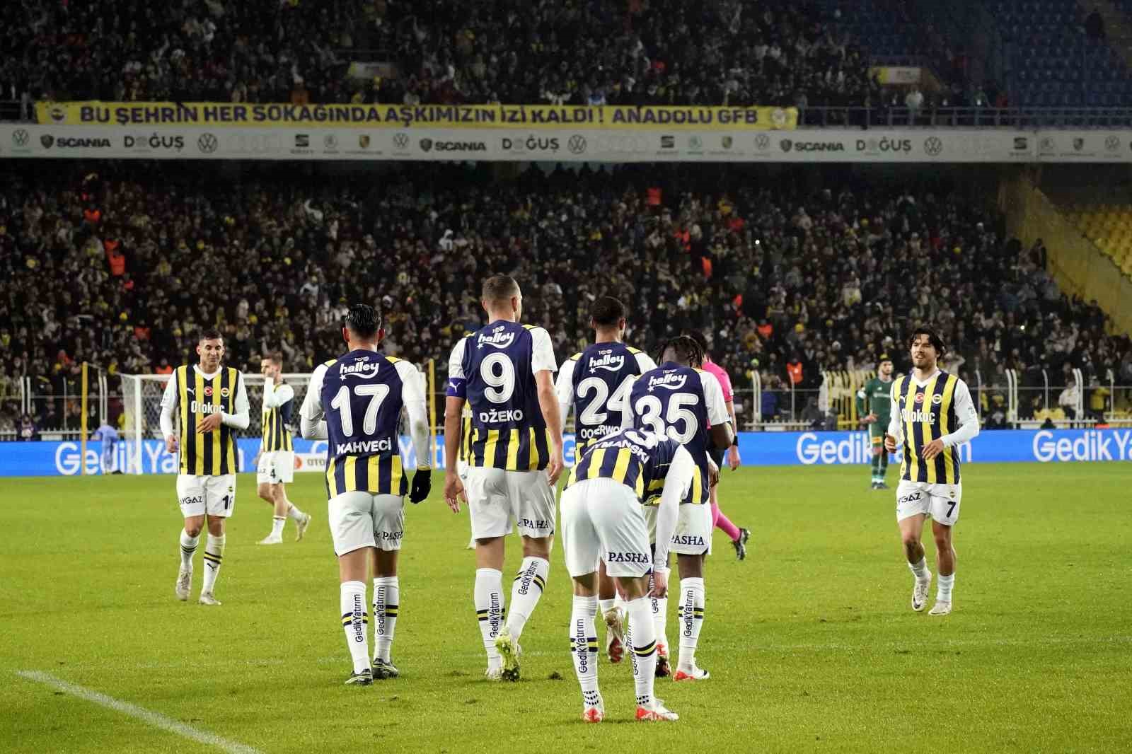 Trendyol Süper Lig: Fenerbahçe: 5 - Konyaspor: 0 (İlk yarı)