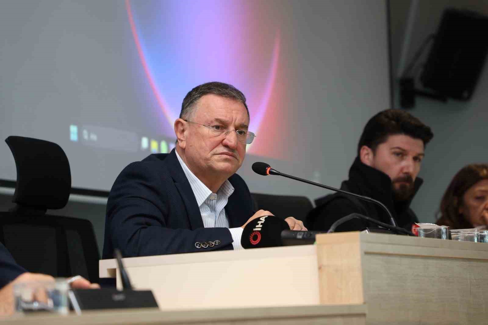 Hatay’da yeniden aday gösterilen Başkan Savaş: “Söz veriyorum, tüm acılara rağmen kadim şehrimizde yine aynı sofralarda tüm renklerimizle buluşacağız”
