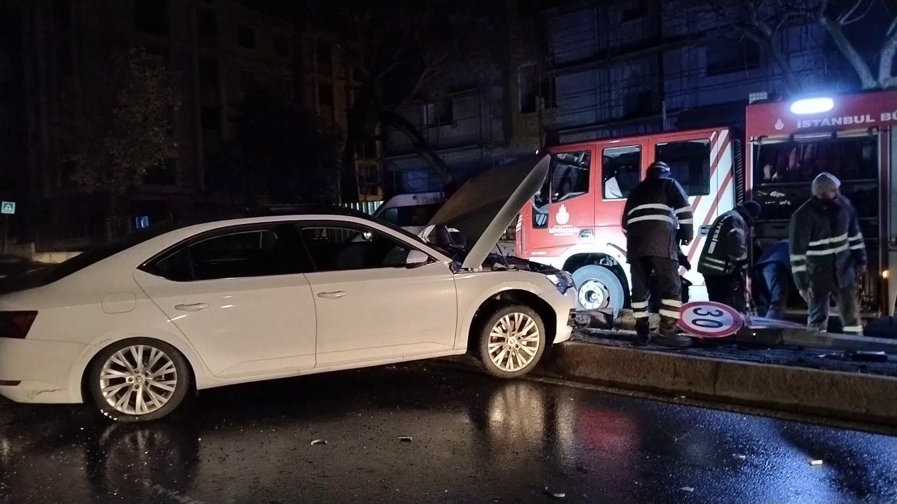 Pendik’te kaza yapan sürücü olay yerinden kaçtı
