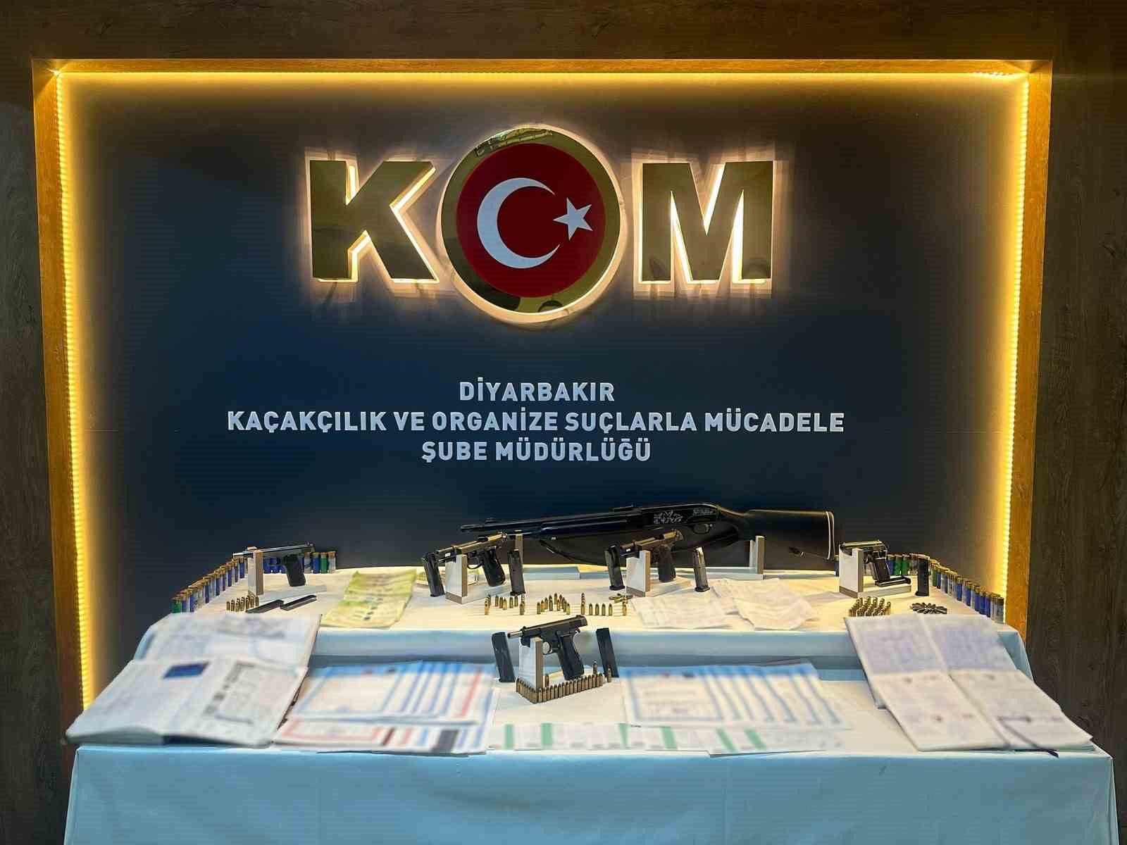 Diyarbakır’da 30 milyon TL’lik şüpheli hesap polisi harekete geçirdi: 10 gözaltı