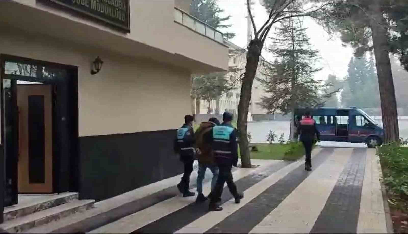 Gaziantep’te DEAŞ üyesine şafak operasyonu