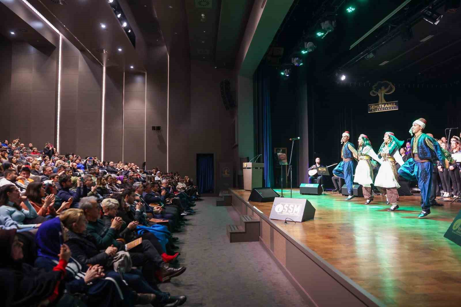 Gaziantep’te Türk Halk Müziği Korosu’ndan yeni yıl konseri
