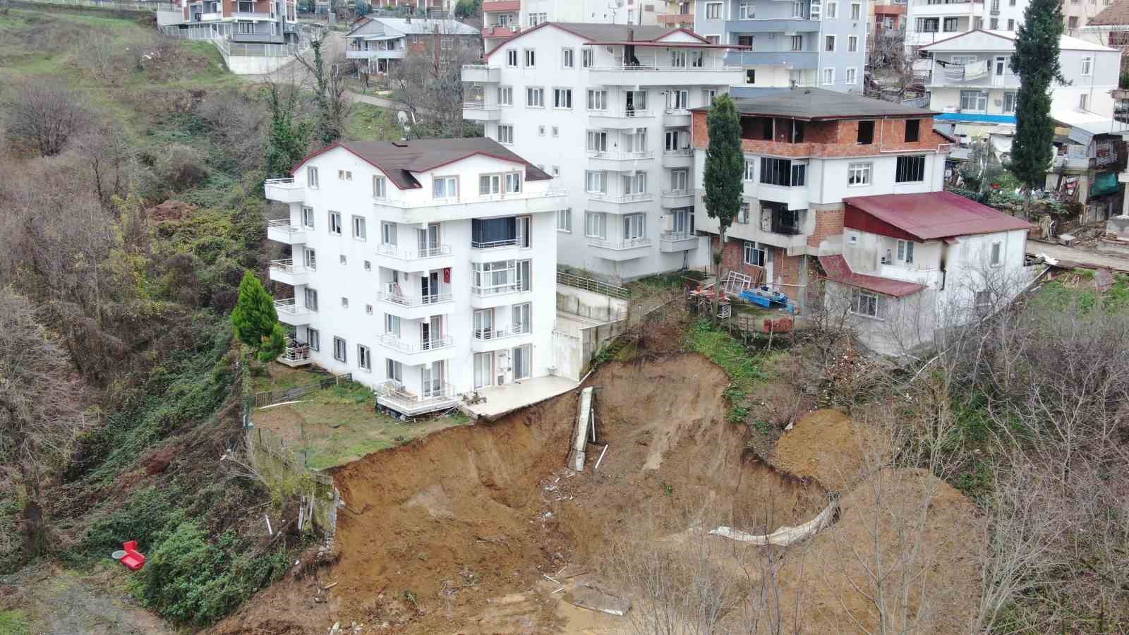 Kocaeli’de toprak kayması: Bölgenin son hali havadan görüntülendi