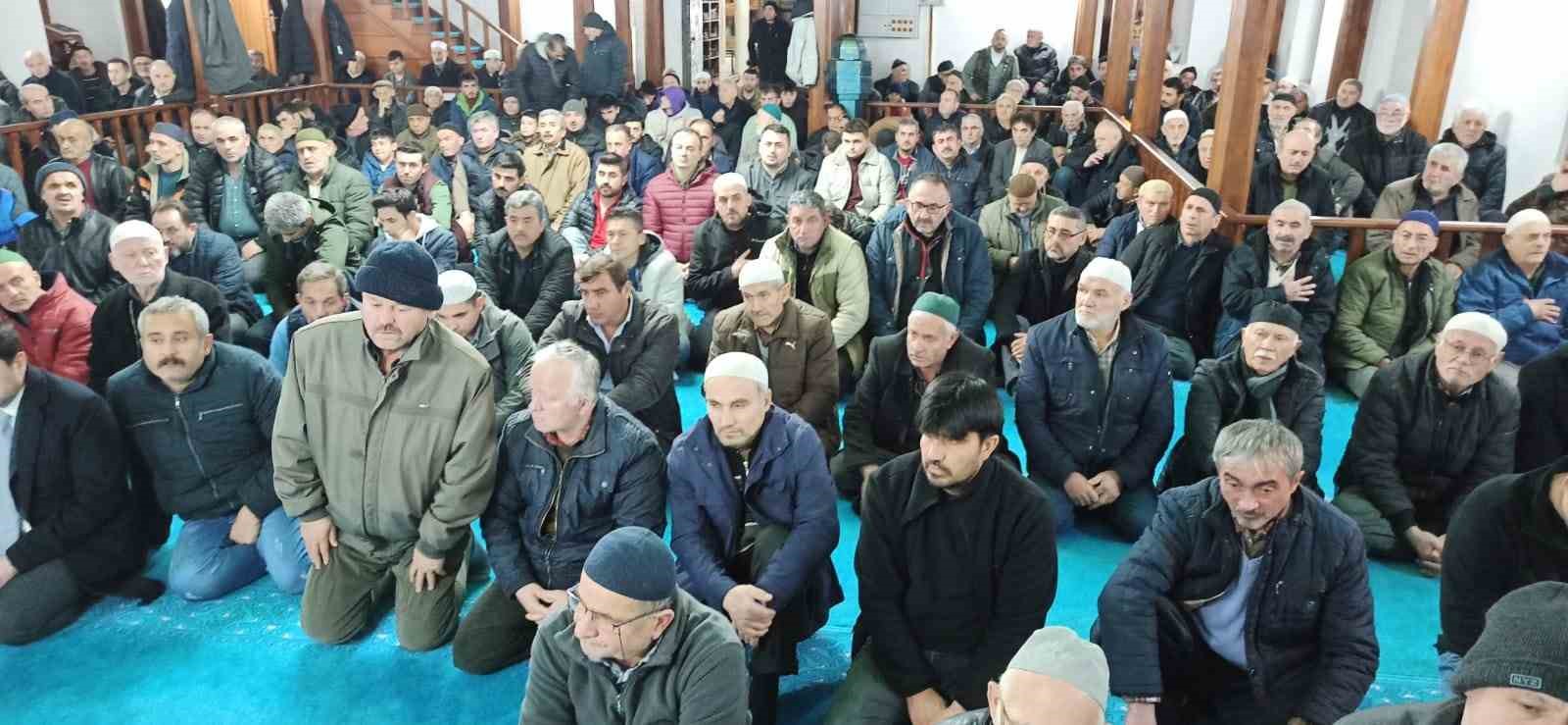 Devrek&rsquo;te Regaip Kandili idrak edildi
