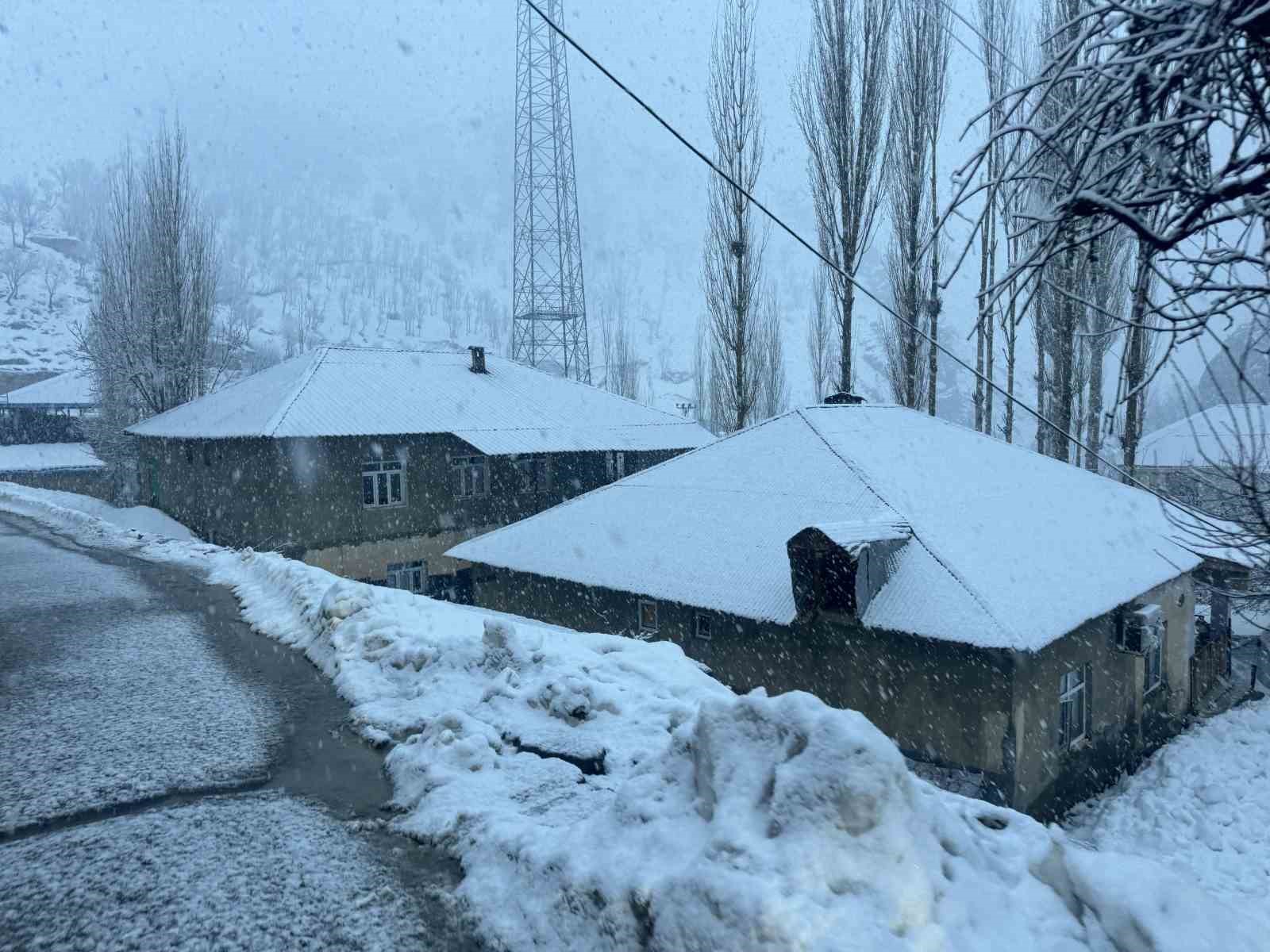 Beytüşşebap’ta eğitime kar tatili
