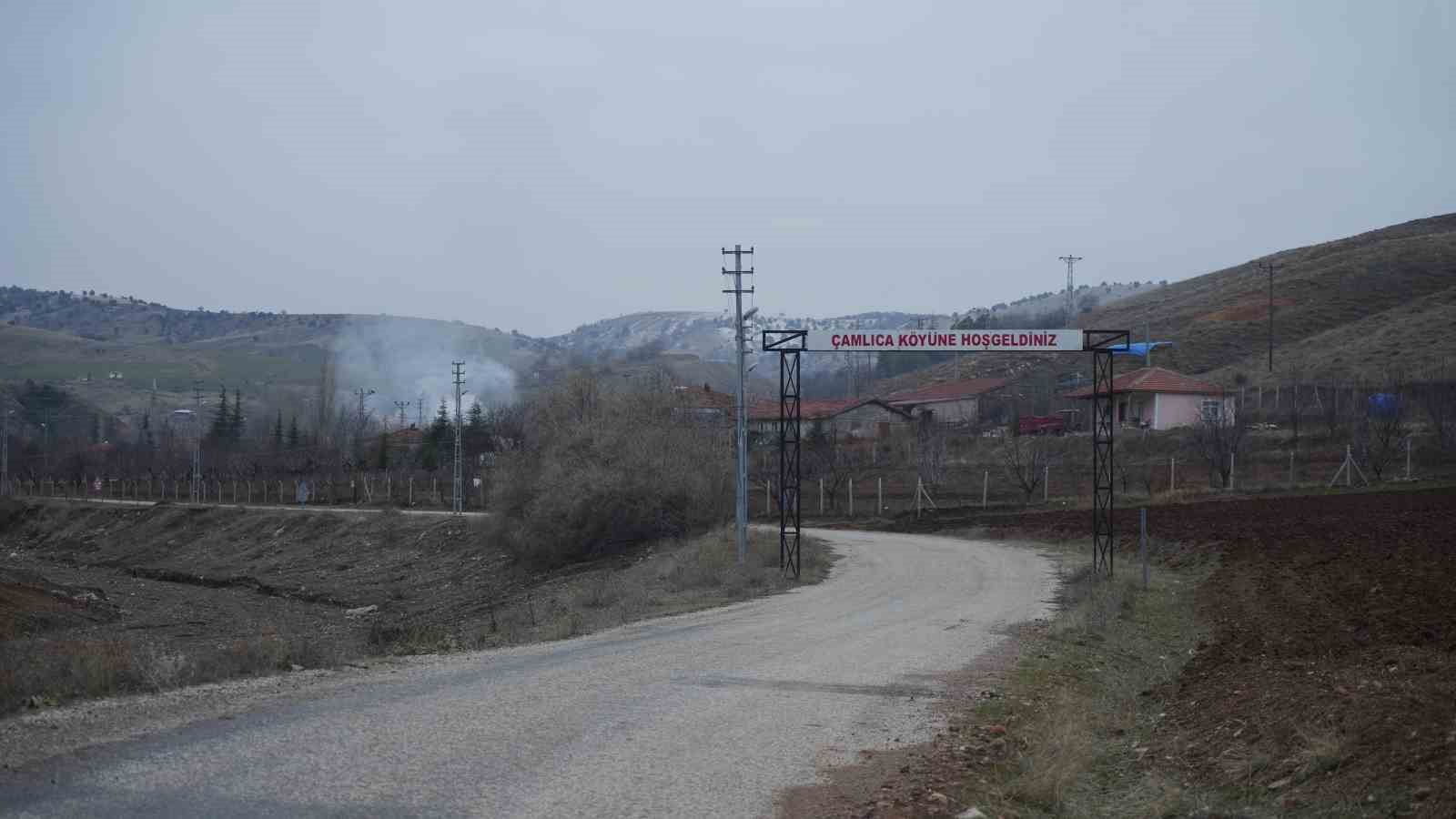 Kırıkkale&rsquo;de ahır ve samanlık yandı
