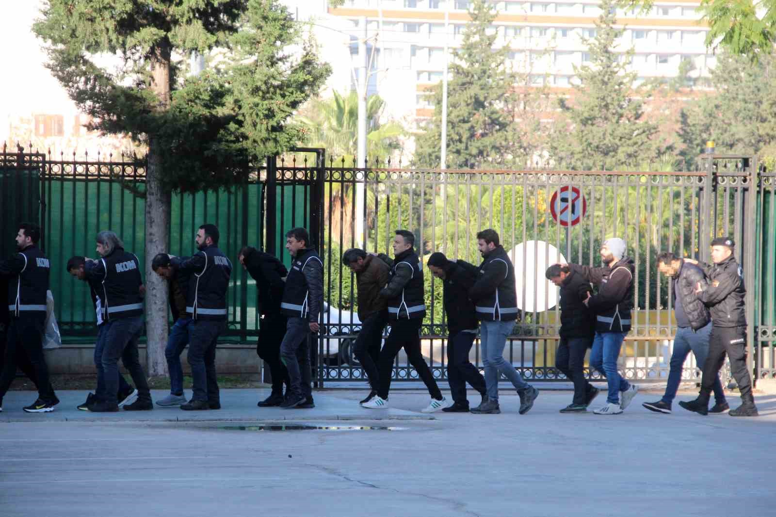 50 milyonluk "vurgun" yapan suç örgütüne operasyon: 29 şüpheli adliyeye sevk edildi