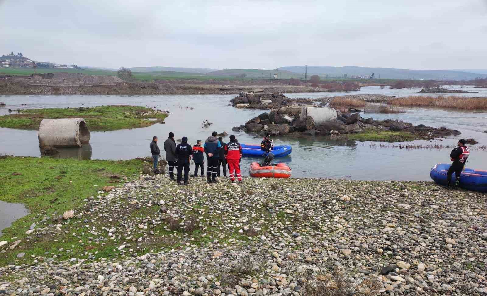 Diyarbakır’da 5 gündür Dicle Nehri’nde kaybolduğu değerlendirilen kişiyi arama çalışmaları devam ediyor