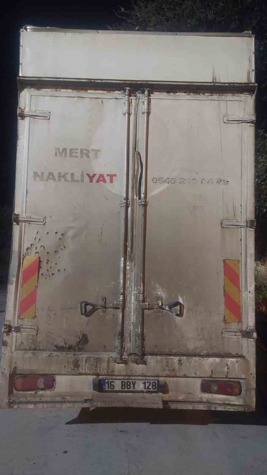 Ezine&rsquo;de 30 ka&ccedil;ak g&ouml;&ccedil;men ile 2 organizat&ouml;r yakalandı
