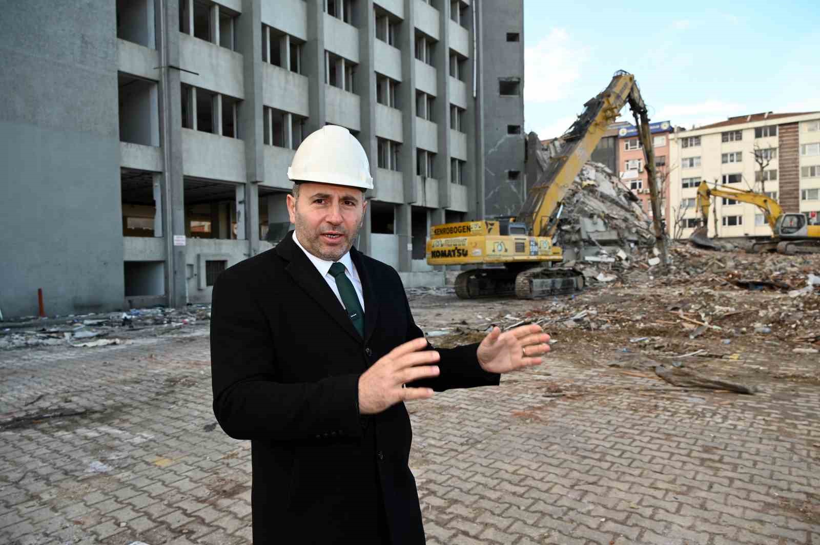 Tutuk, "Yalova Belediye binası kentsel d&ouml;n&uuml;ş&uuml;m i&ccedil;in &ouml;rnek olacak"
