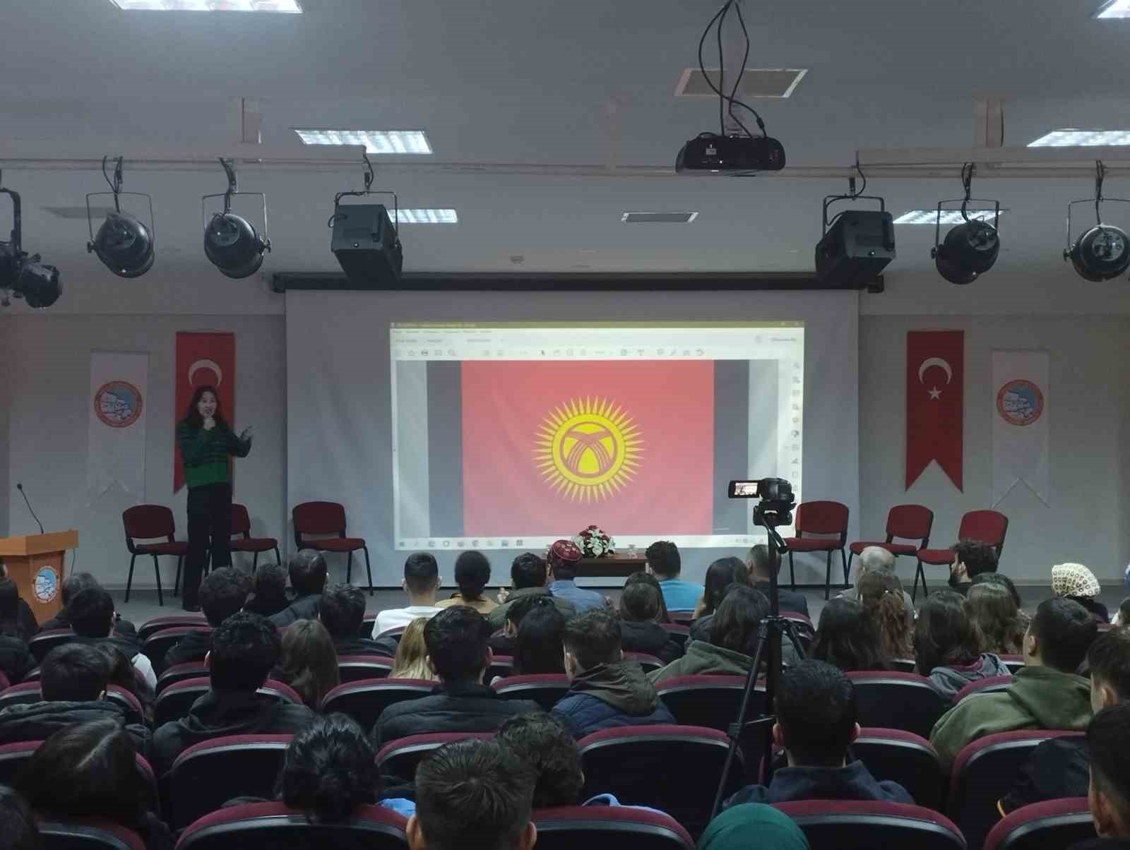 Türk dünyasındaki değişik kültürler meslek lisesi öğrencilerine tanıtıldı
