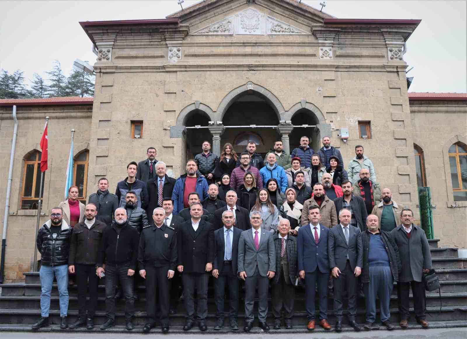 Vali Çelik: "Demokratik bir ülkenin vazgeçilmez unsurlarından birisi de kuşkusuz bağımsız basındır"