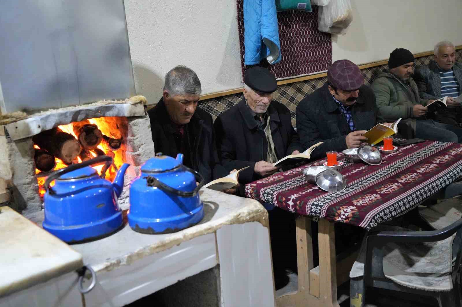 Muş’ta kahvehaneler kütüphaneye döndü