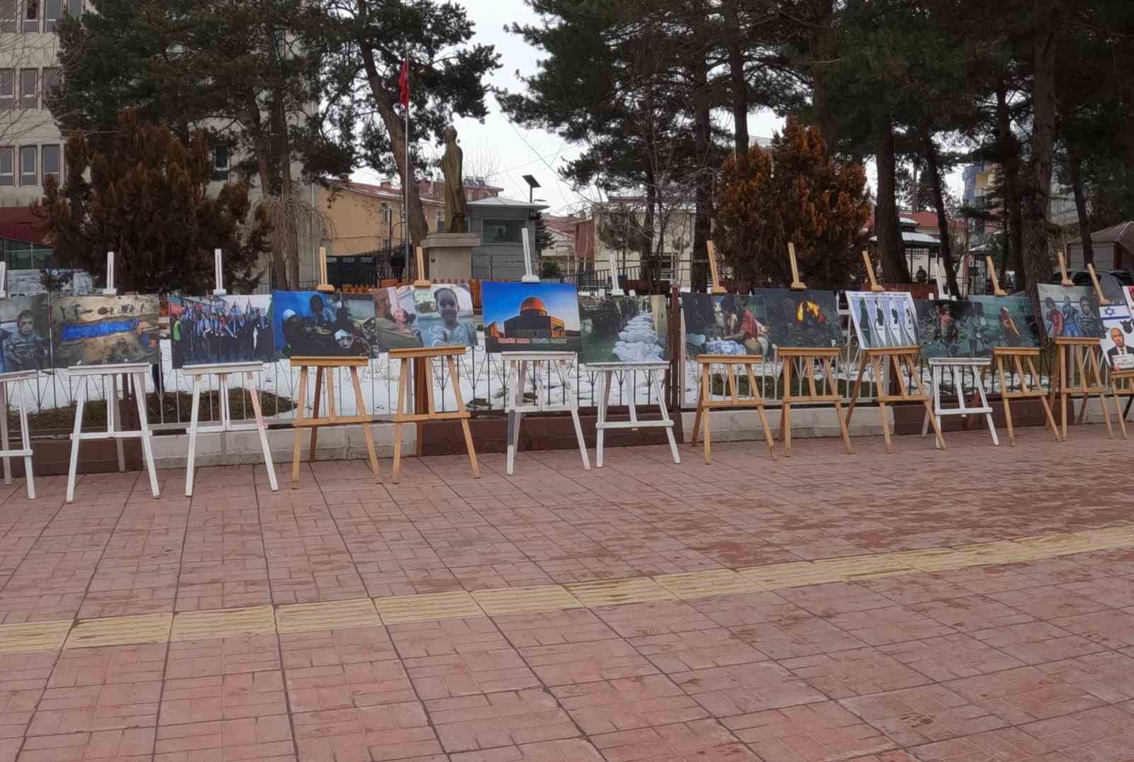 Erciş’te İsrail’in zulmünü anlatan fotoğraf sergisi açıldı