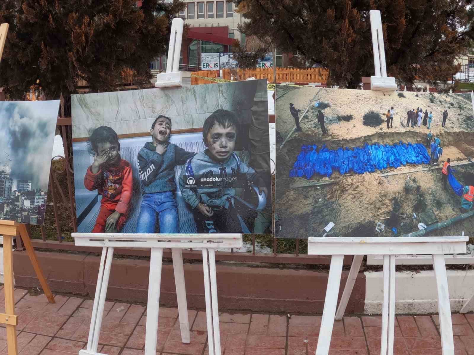 Erciş&rsquo;te İsrail&rsquo;in zulm&uuml;n&uuml; anlatan fotoğraf sergisi a&ccedil;ıldı
