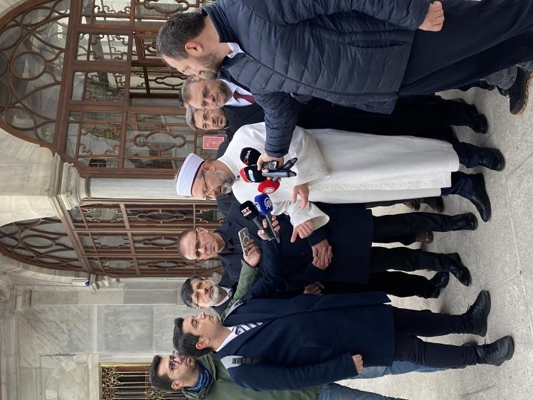 Diyanet İşleri Başkanı Ali Erbaş, Fatih Camii’nde Cuma hutbesini okudu