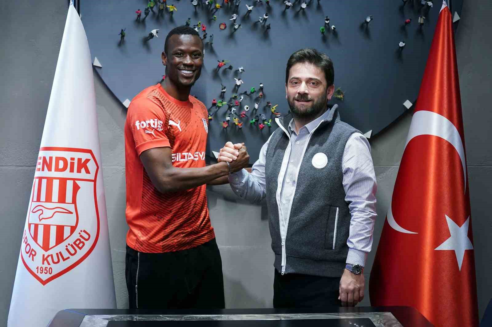 Süper Lig ekibi Pendikspor, Senegalli santrfor Mame Thiam ile 2.5 yıllık sözleşme imzaladıklarını açıkladı.
