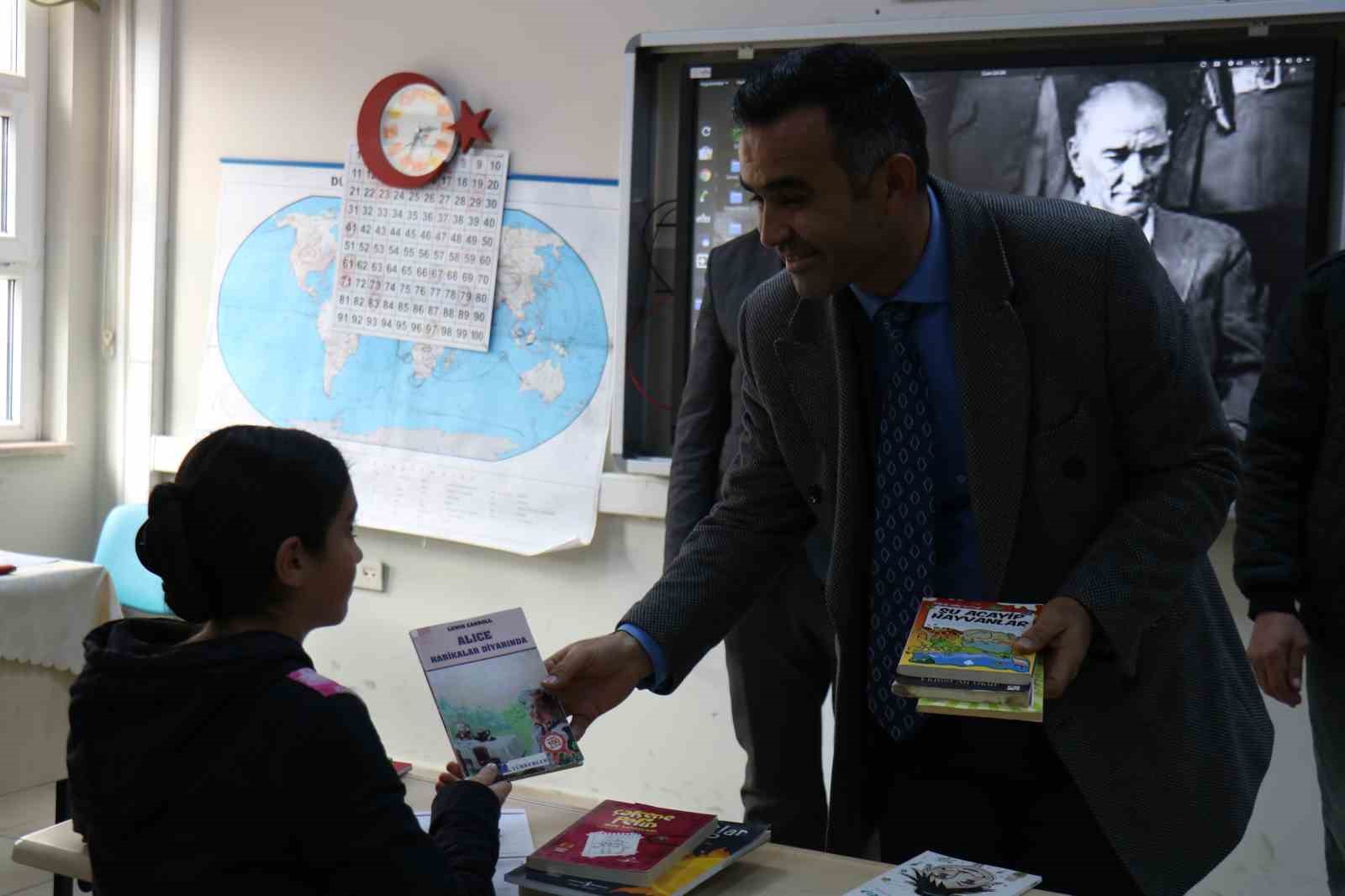 Şehit çocukları ve depremzede çocuklar için kitap toplama kampanyası başlatıldı
