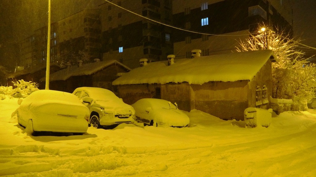 Bitlis’te kar yağışı etkisini arttırdı