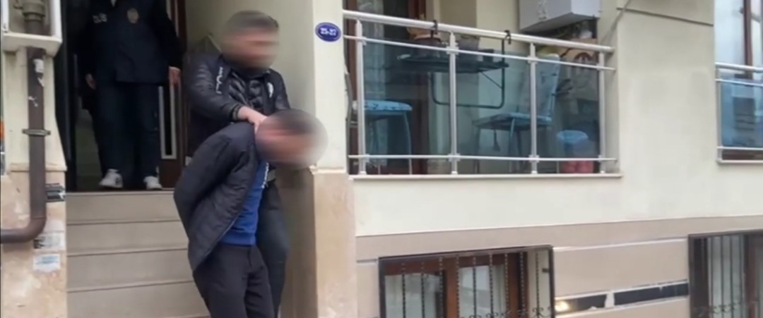 İzmir’de fuhuş çetesine operasyon: 3 tutuklama