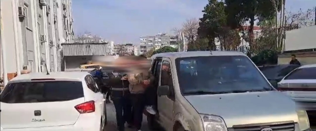 İzmir’de fuhuş çetesine operasyon: 3 tutuklama
