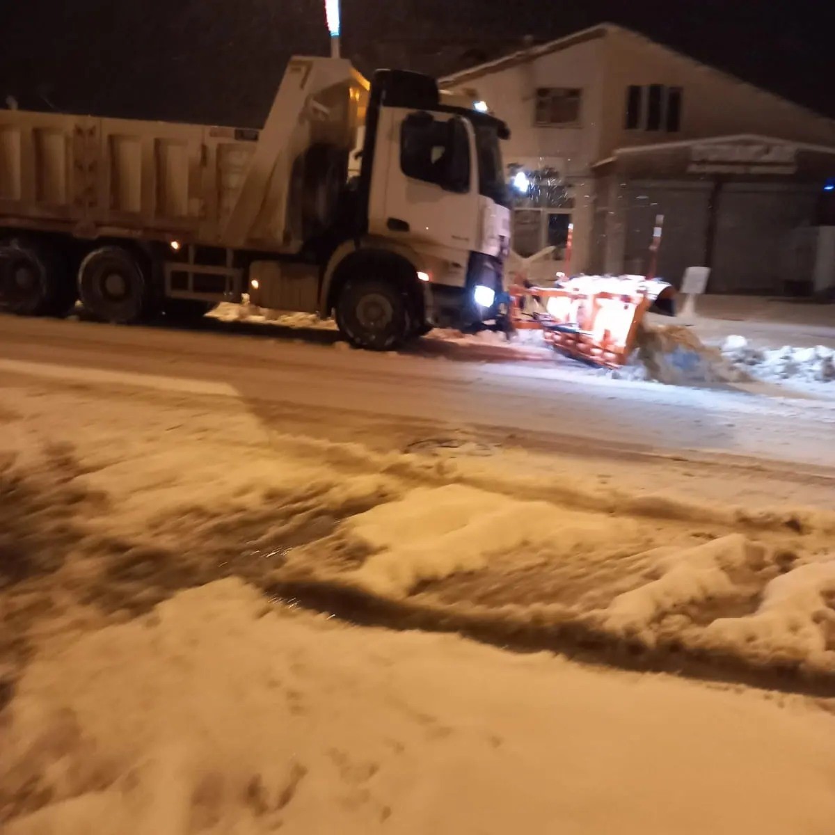 Kastamonu’da kar yağışı etkili oldu, sürücüler zor anlar yaşadı