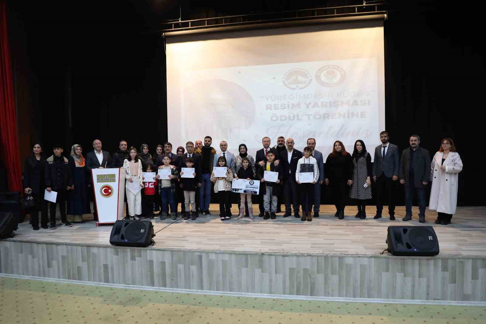 Ağrı’da “Yüreğimdesin Kudüs” temalı resim yarışmasında ödüller sahiplerini buldu
