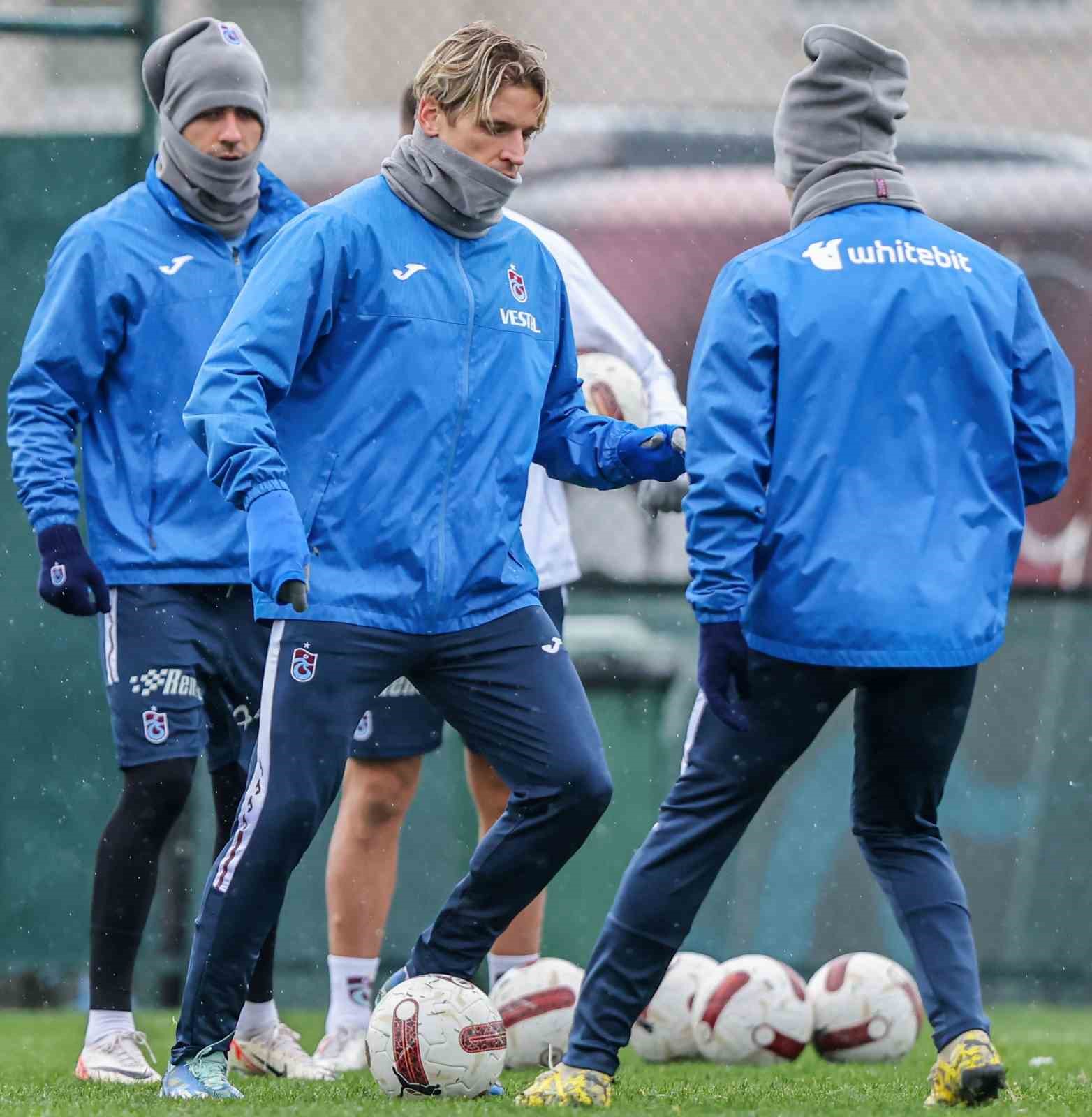 Trabzonspor, Antalyaspor ma&ccedil;ı hazırlıklarını tamamladı
