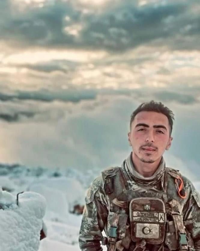 Kahramanmaraşlı şehit son yolculuğuna uğurlandı
