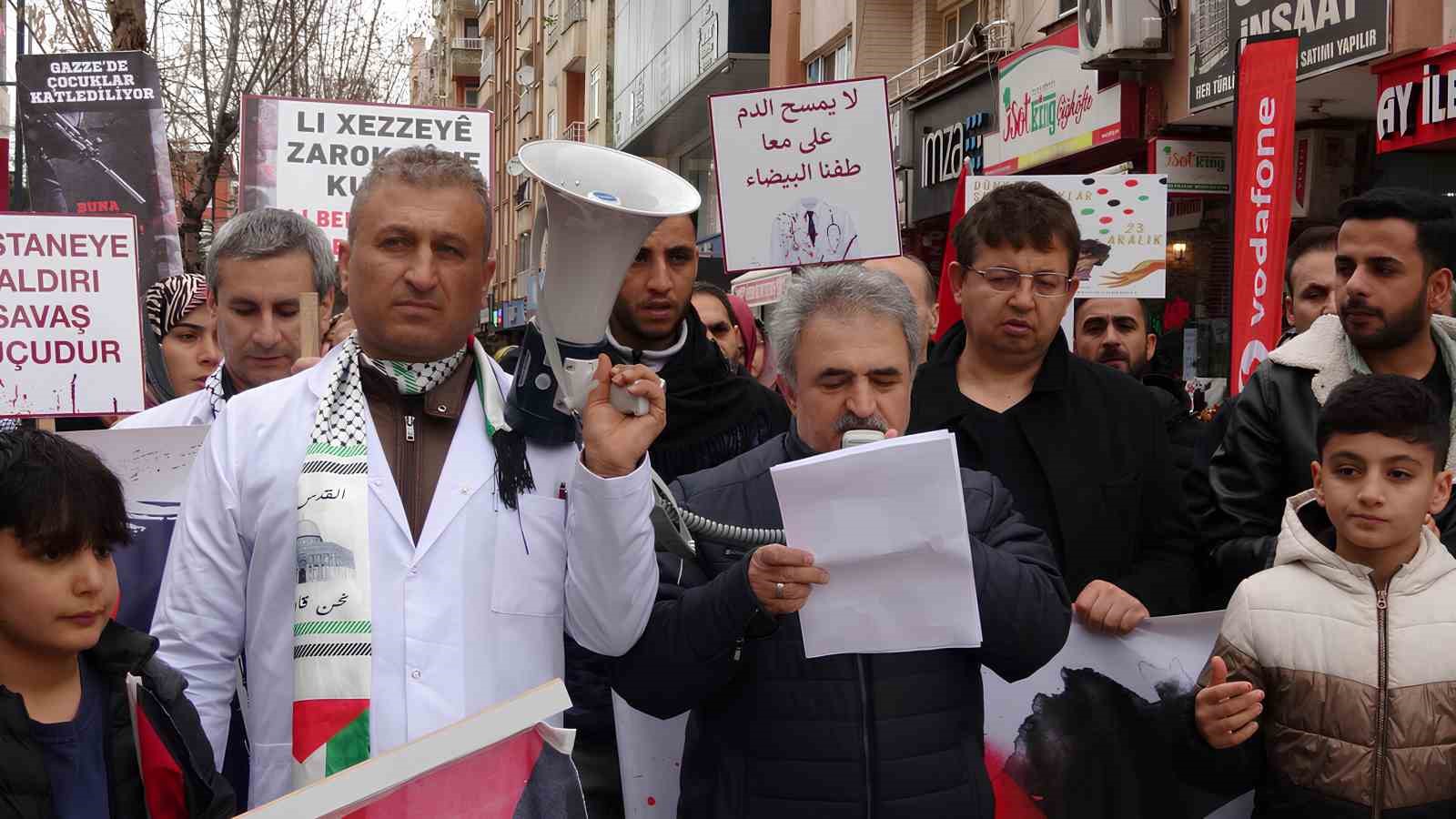 Siirt&rsquo;te vatandaşlar Filistin ve şehitler i&ccedil;in y&uuml;r&uuml;d&uuml;

