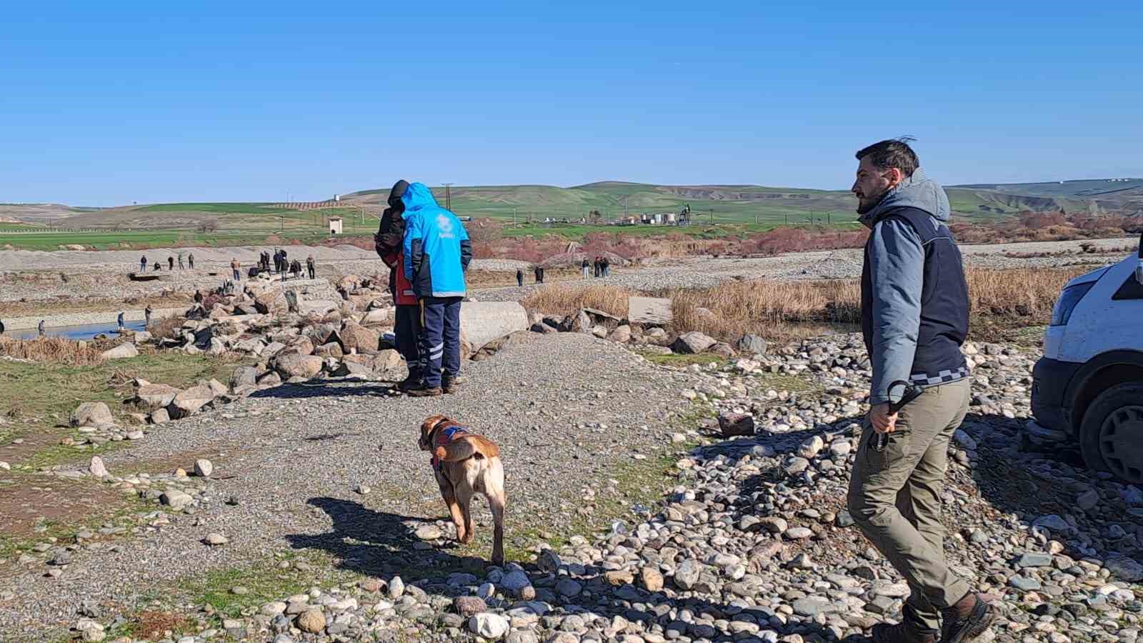 Diyarbakır&rsquo;da 7 g&uuml;nd&uuml;r kaybolan vatandaş, kadavra k&ouml;pekleriyle aranıyor
