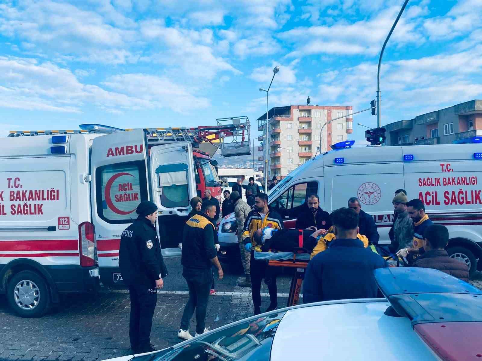 Batman’da iki tır çapıştı: 1 ağır yaralı