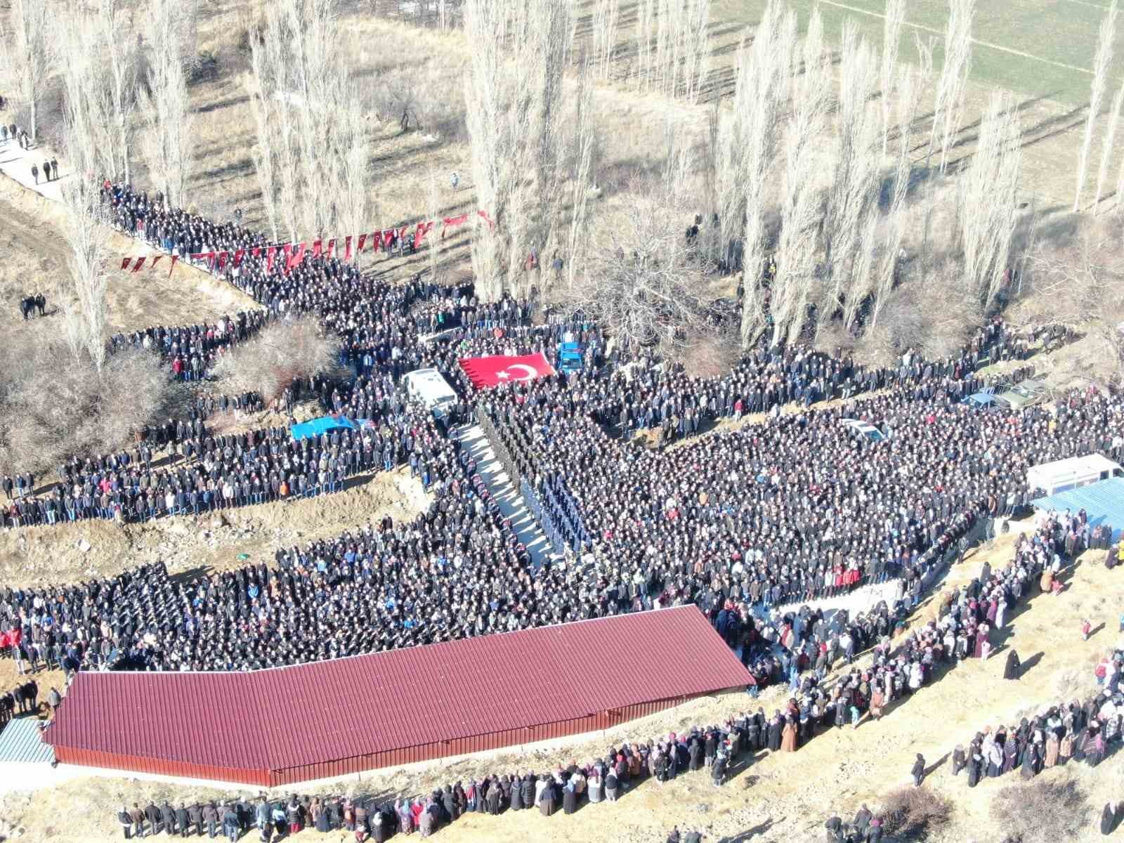 Şehit Batur’u memleketi Niğde’de binler uğurladı
