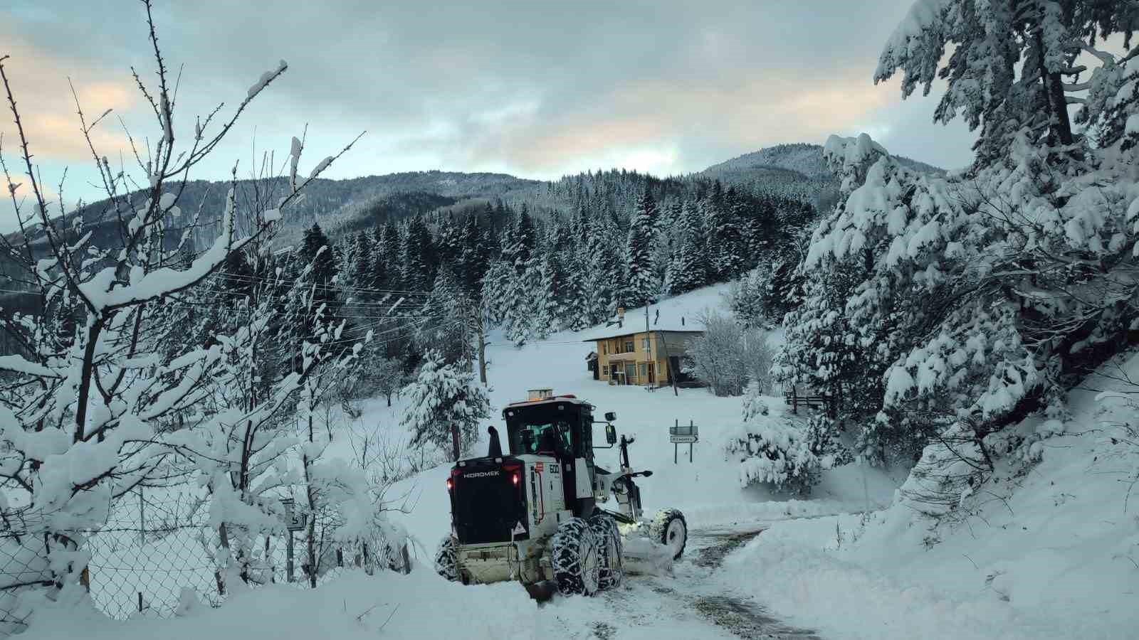 Kastamonu’da kapalı 118 köy yolunun açılması için çalışmalar sürüyor