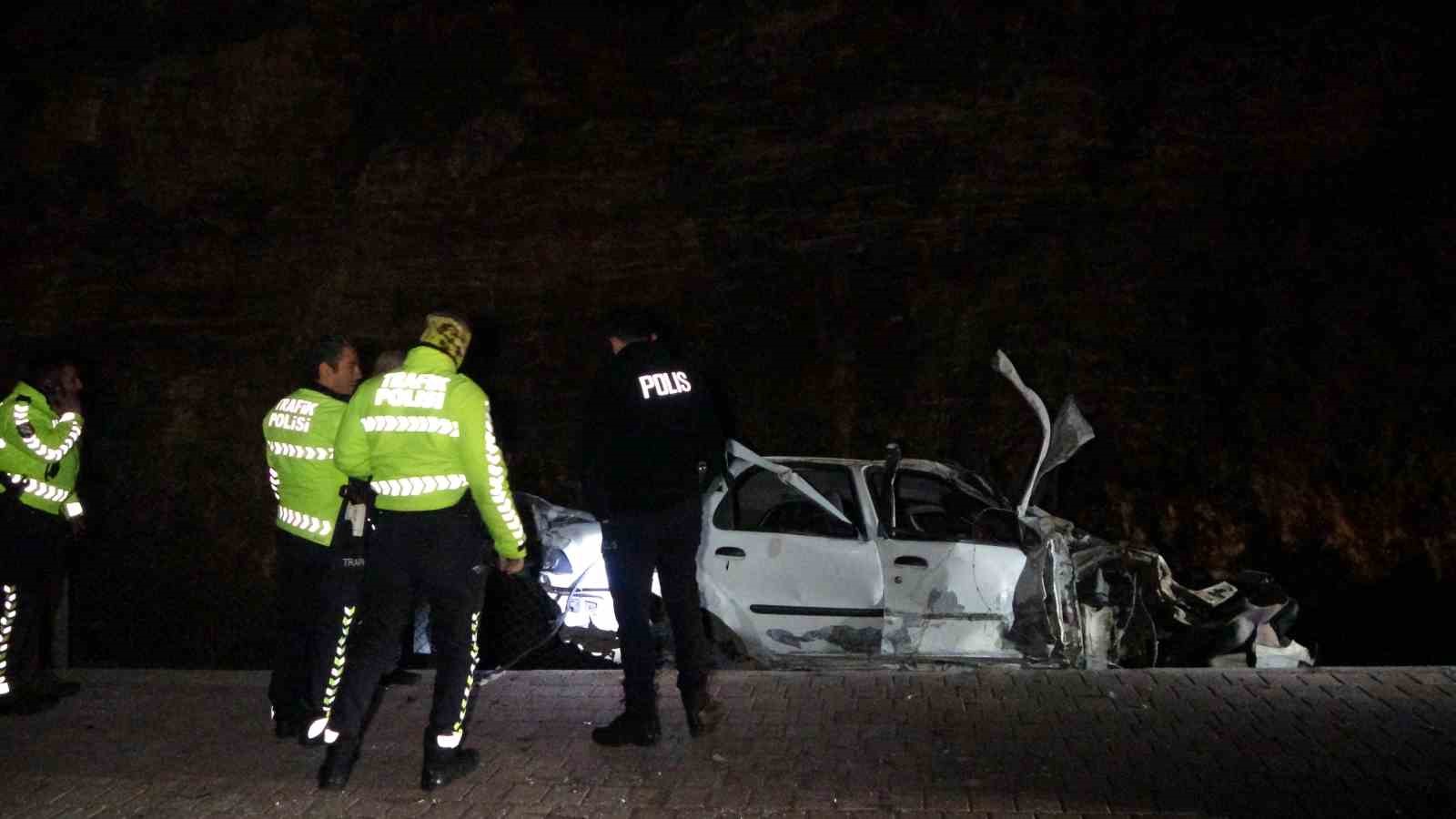 Antalya’da alkollü sürücünün kullandığı otomobil takla attı: 2 ölü, 3 yaralı 