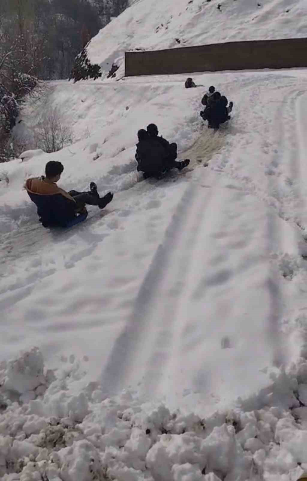 Siirt&rsquo;te kep&ccedil;e operat&ouml;r&uuml; &ccedil;ocukların talebini kırmadı
