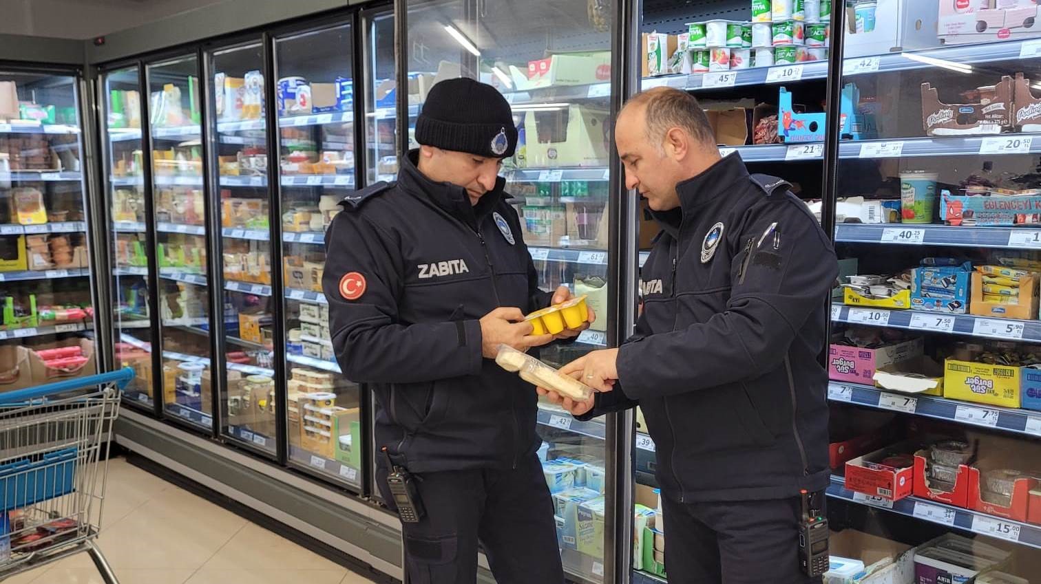 Altınova’da marketler mercek altında