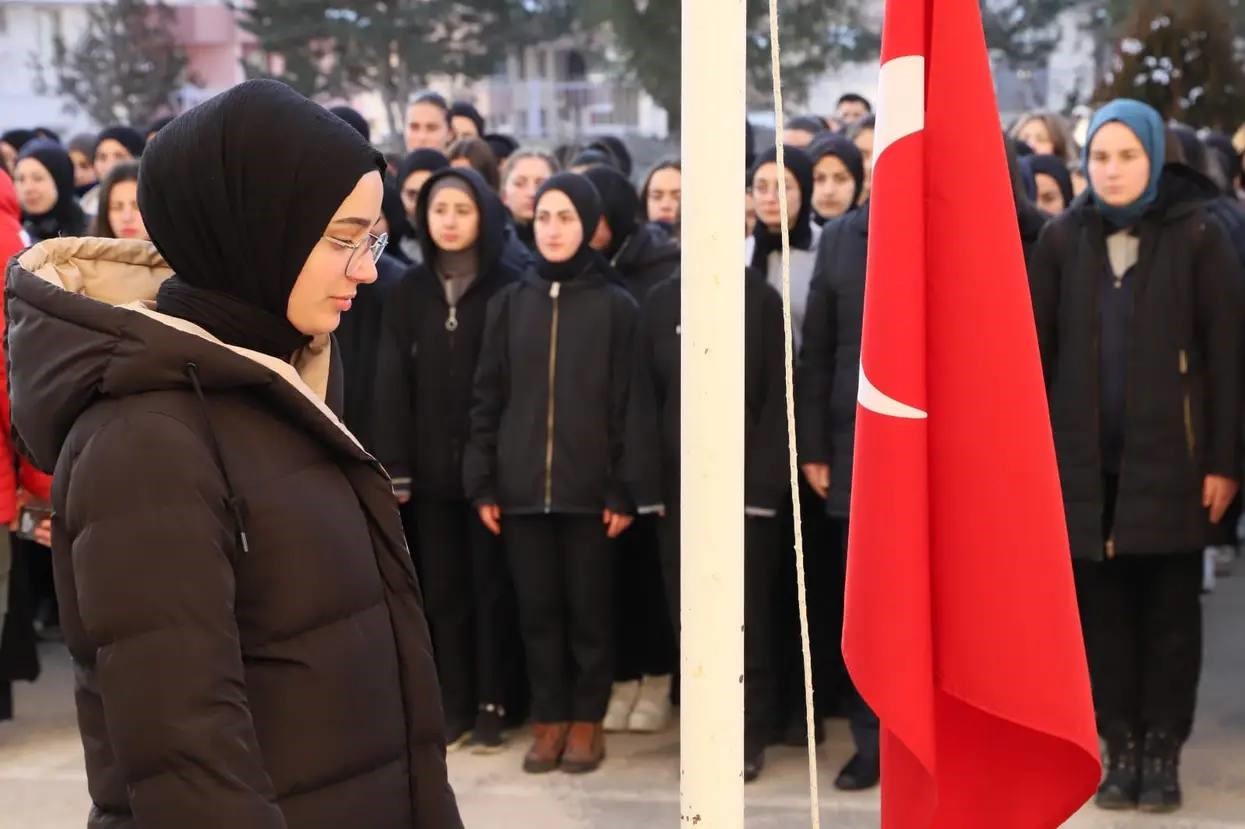 Erzincan’da şehitler için saygı duruşunda bulunuldu