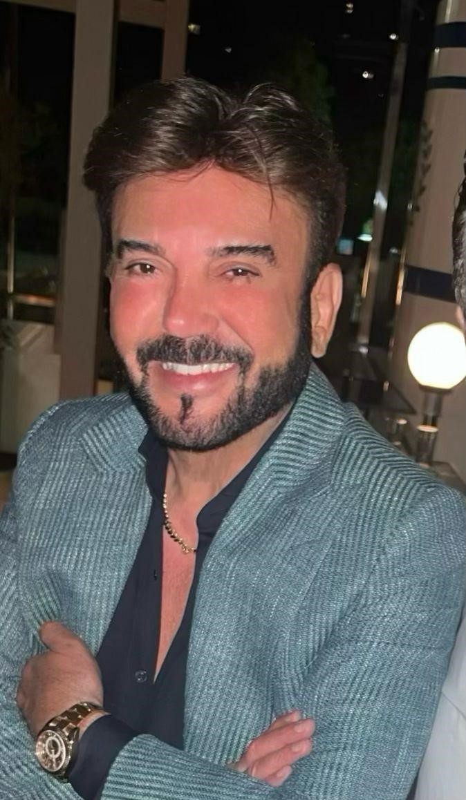 &Uuml;nl&uuml; iş adamı Serdar S&ouml;zbir&rsquo;e silahlı saldırı anı kamerada
