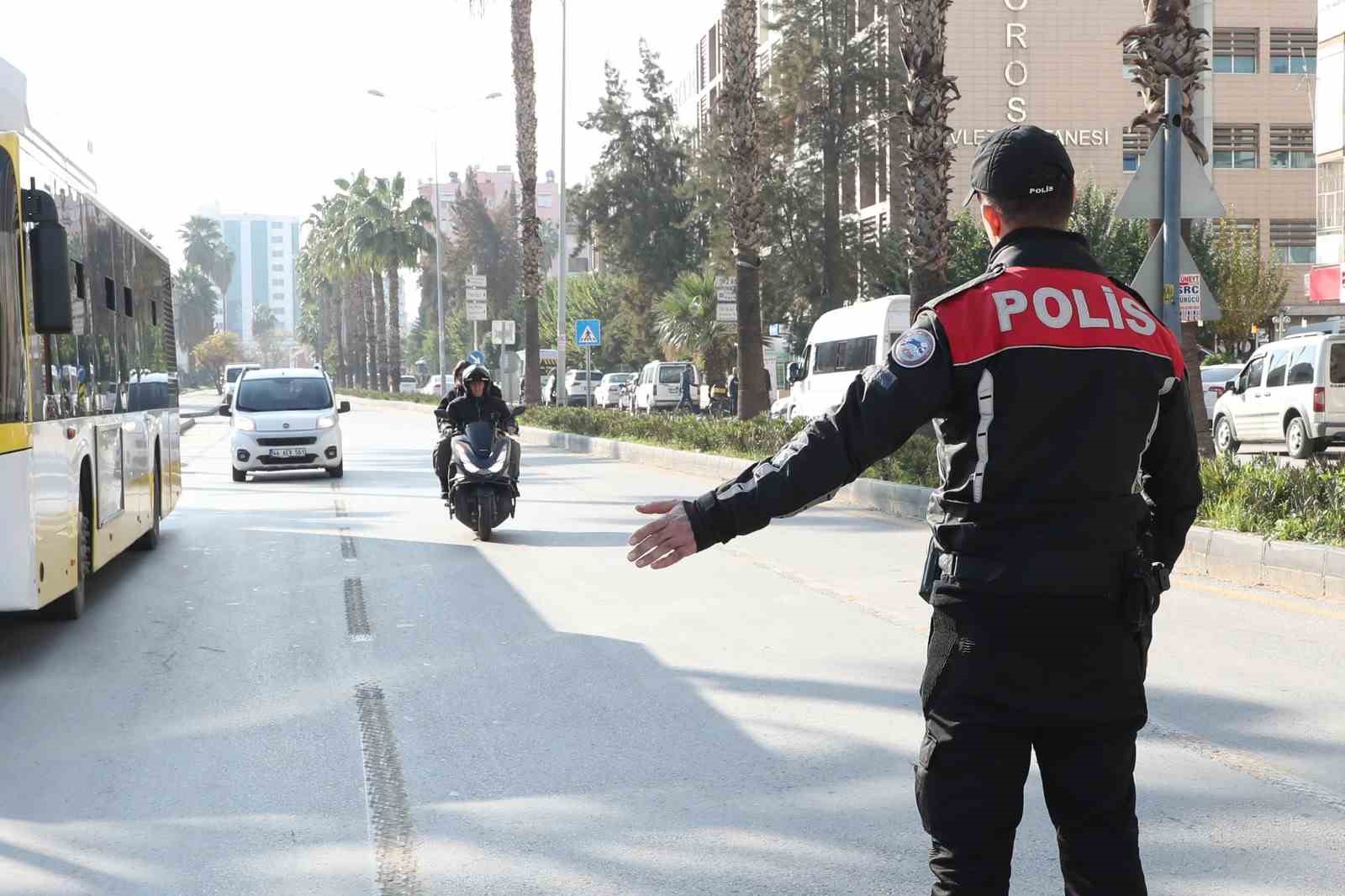 Mersin polisinden şok uygulama: 8 çalıntı motosiklet ele geçirildi, 13 şahıs yakalandı