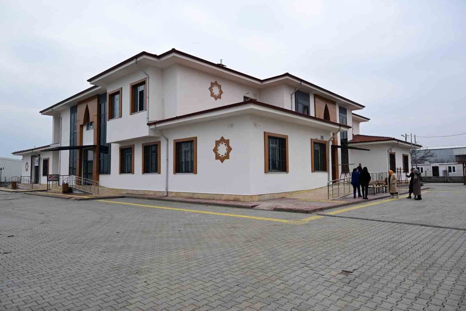 Eski Malatya Semt Polikliniği 22 mahallenin y&uuml;k&uuml;n&uuml; alacak
