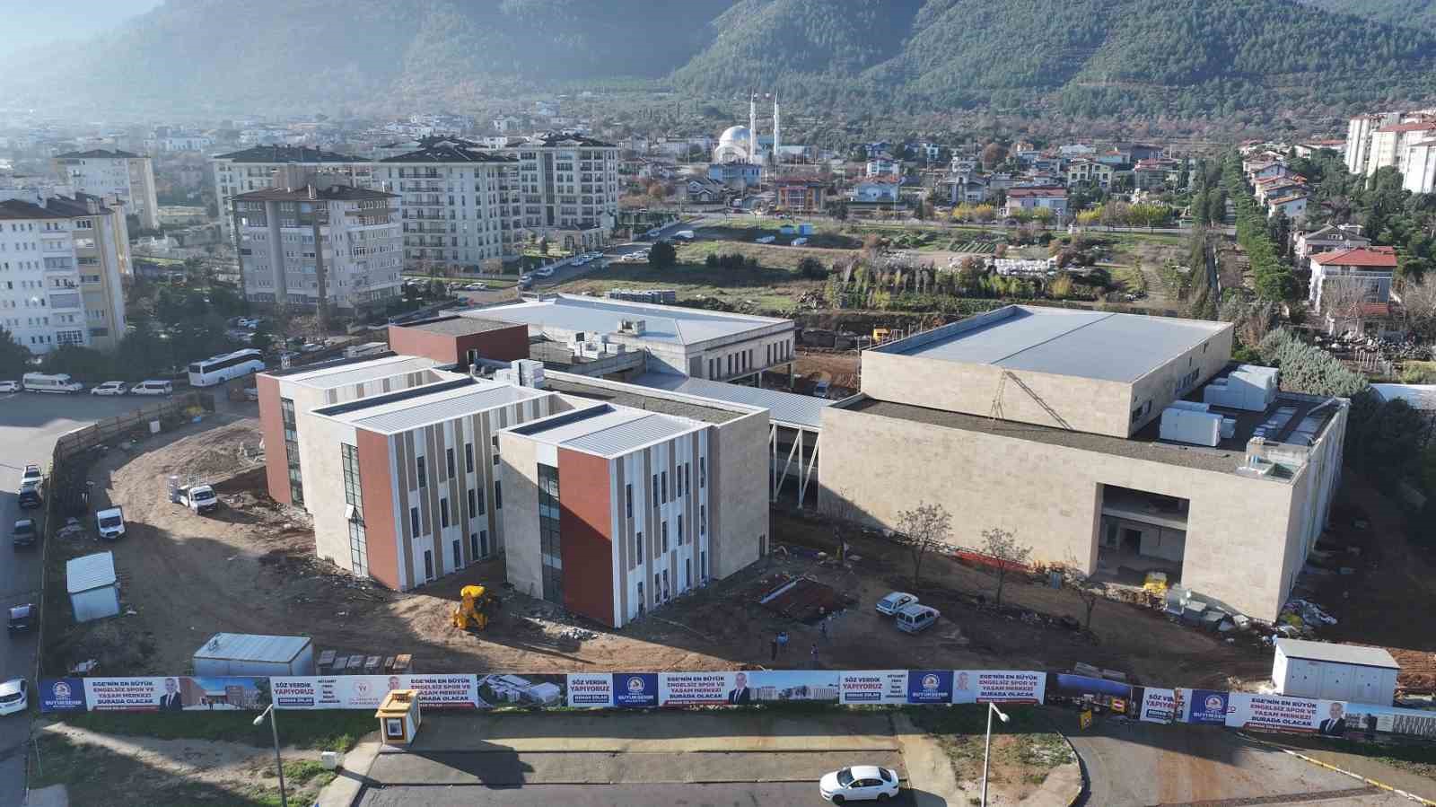 Ege&rsquo;nin en b&uuml;y&uuml;k Engelsiz Spor ve Yaşam Merkezi&rsquo;nde sona doğru
