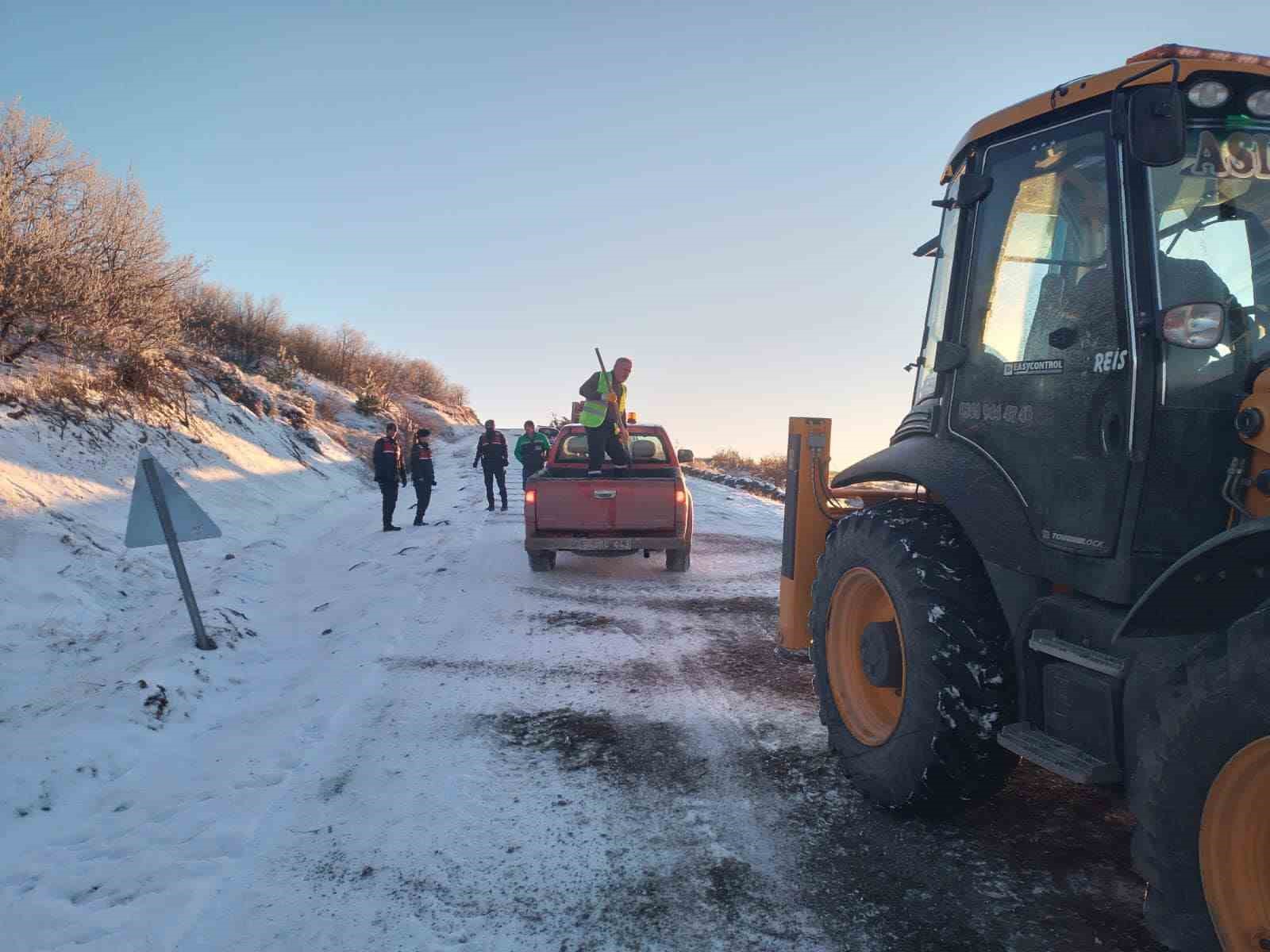 Yozgat İl Özel İdaresi’nden kar temizle çalışması
