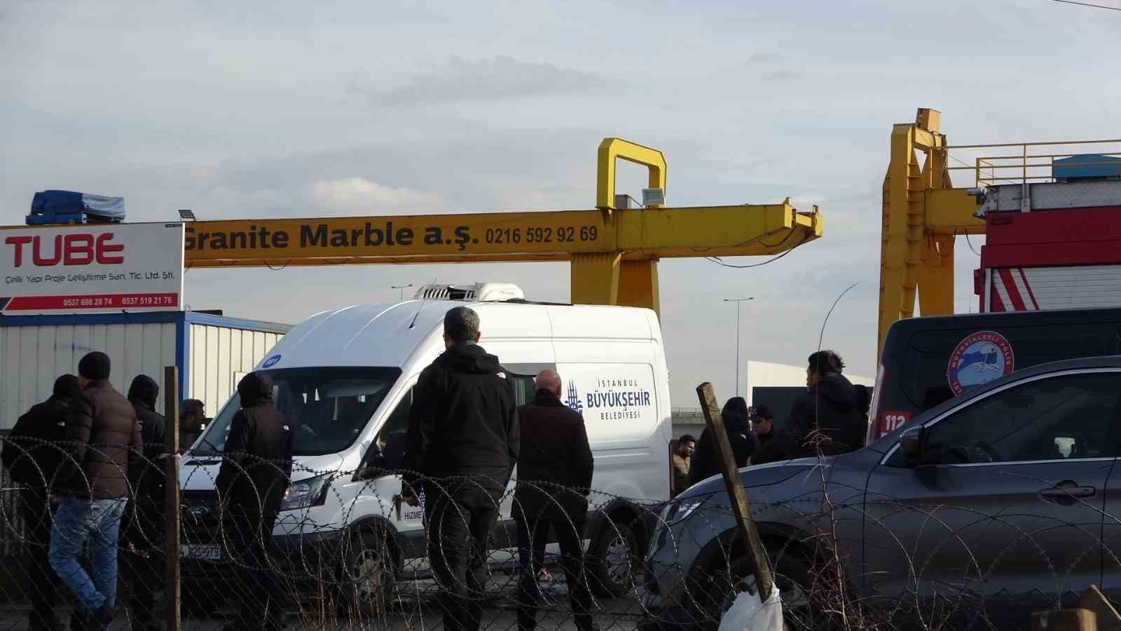 Sultanbeyli&rsquo;de yangında &ouml;len iş&ccedil;ilerin cenazeleri Adli Tıp Morguna kaldırıldı
