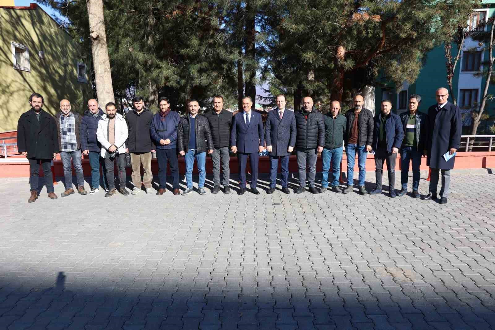 Bing&ouml;l Valisi Usta, basın mensuplarıyla bir araya geldi
