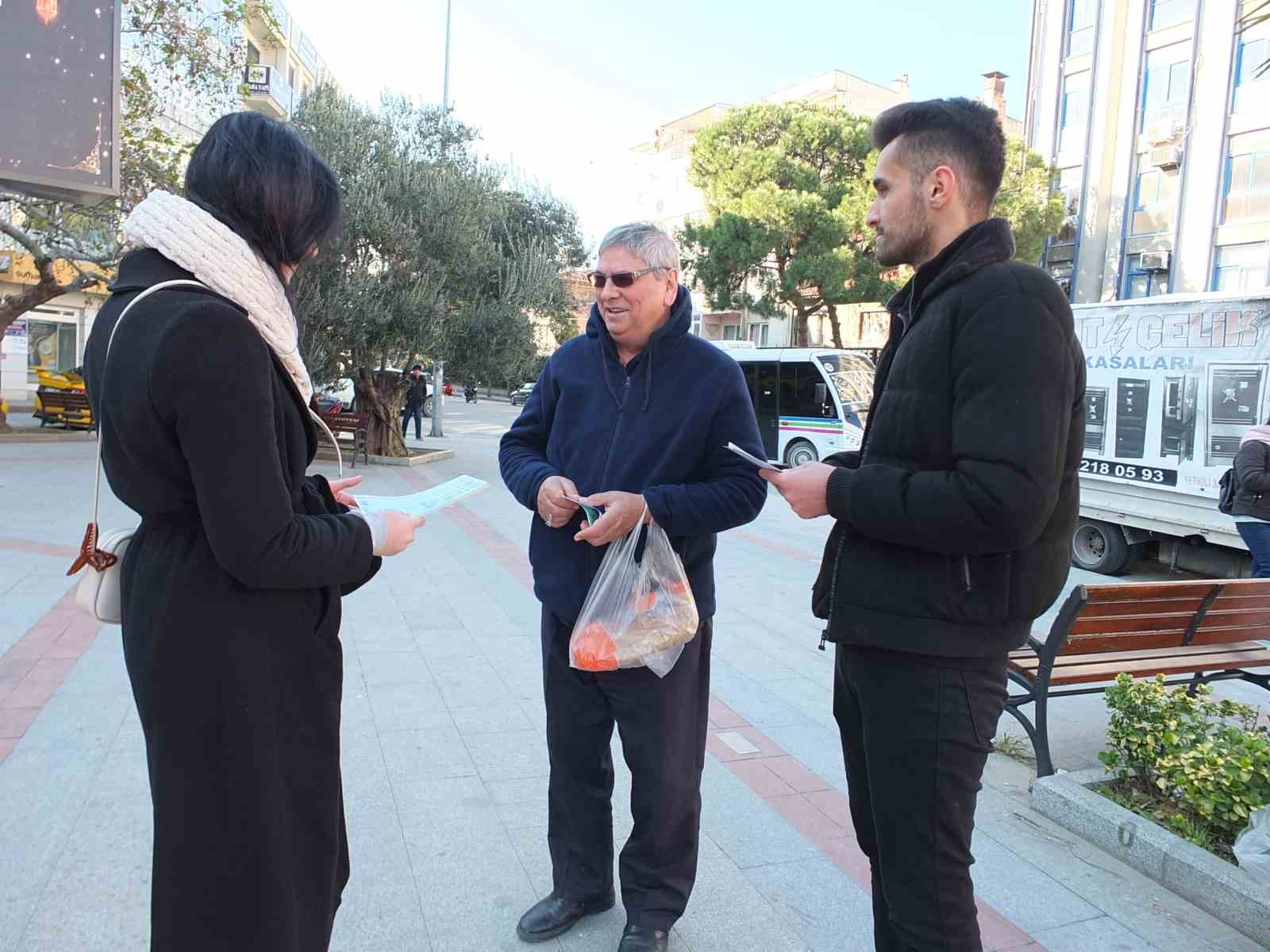 Balıkesir’de üniversiteli gençler atık ilaçlara dikkat çekti